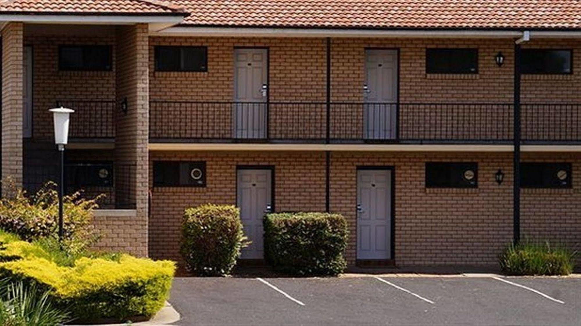 West End Motor Lodge Orange Buitenkant foto